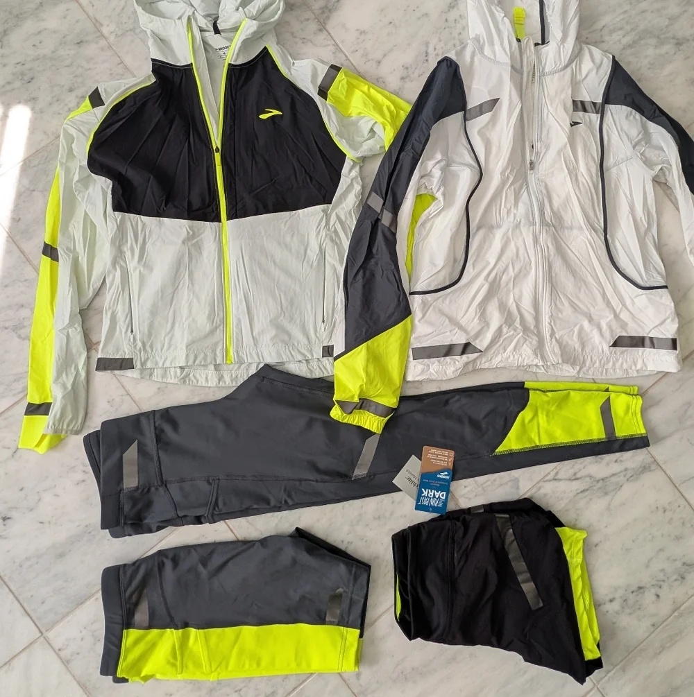 Brooks Run Visible Women’s Carbonite Jacket - Picture 4 of 7